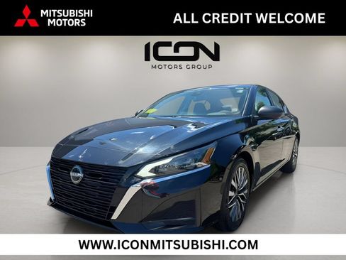 Used 2024 Nissan Altima 2.5 SV FWD image 1