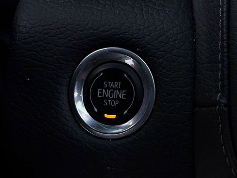 Used 2024 GMC Yukon Denali w/ Advanced Technology Package image 33