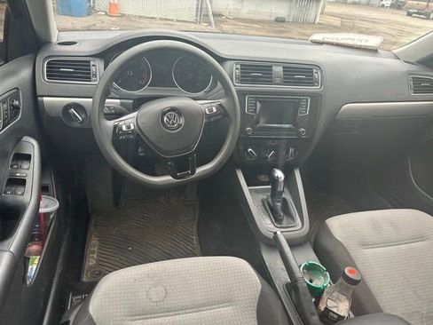 Used 2018 Volkswagen Jetta S image 9