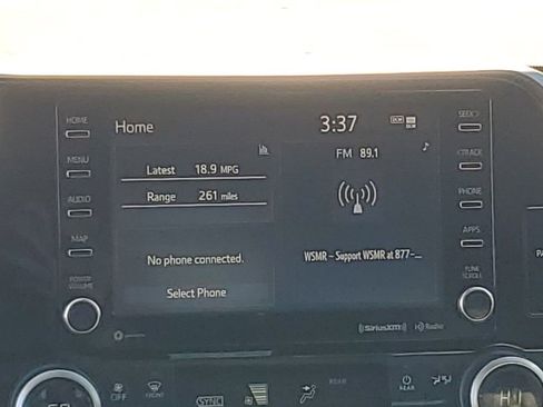 Used 2020 Toyota Highlander XLE image 27