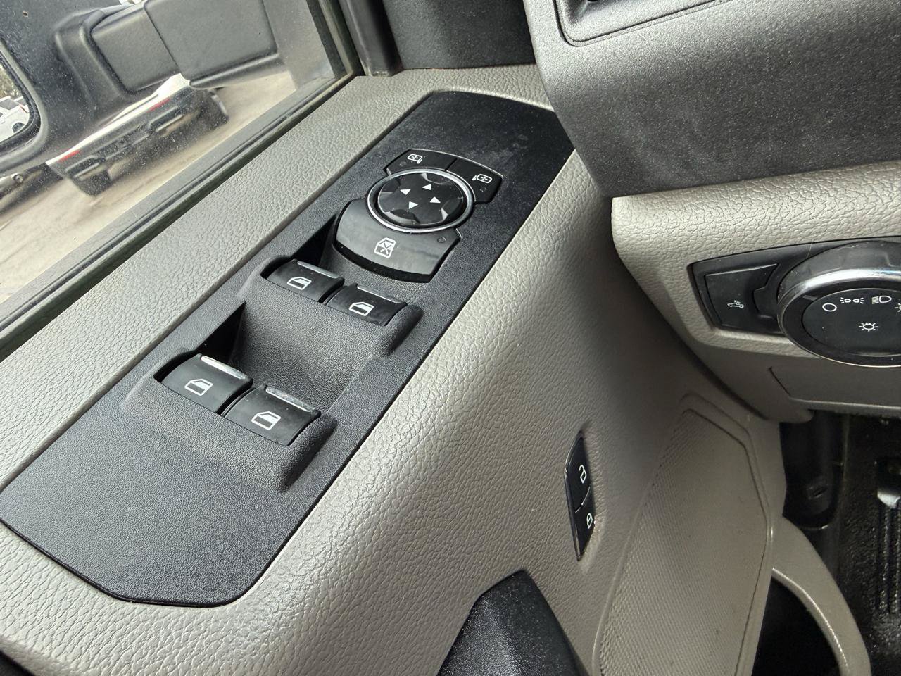Used 2017 Ford F250 XL w/ Power Equipment Group AWD/4WD image 23
