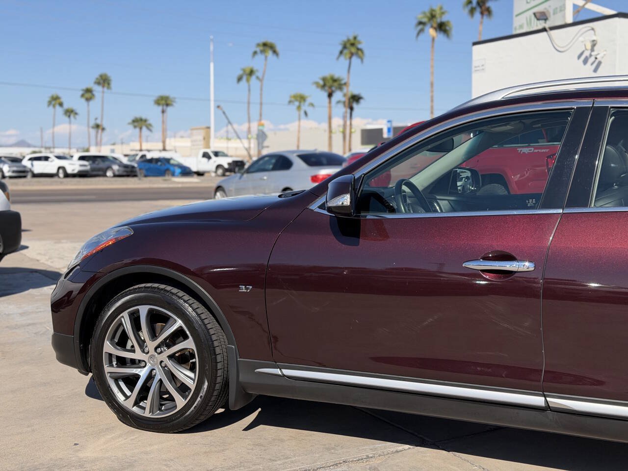 Used 2017 INFINITI QX50 AWD w/ Deluxe Touring Package image 12