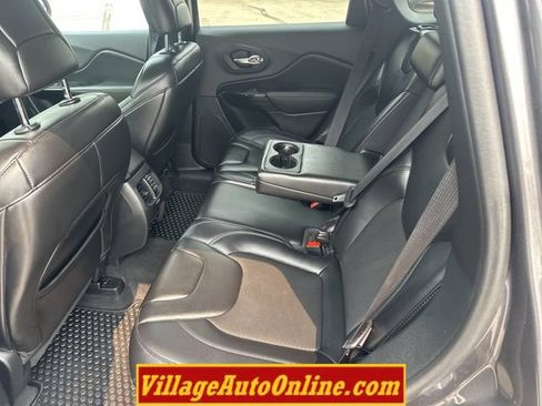 Used 2020 Jeep Cherokee Latitude Plus AWD/4WD image 31