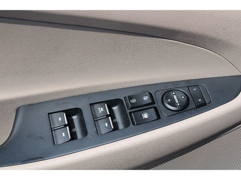 Used 2021 Hyundai Tucson Ultimate w/ Cargo Package image 16