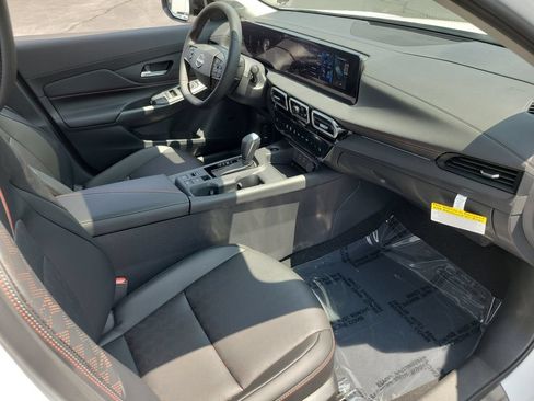 New 2026 Nissan Sentra SR w/ SR Premium Package FWD image 12