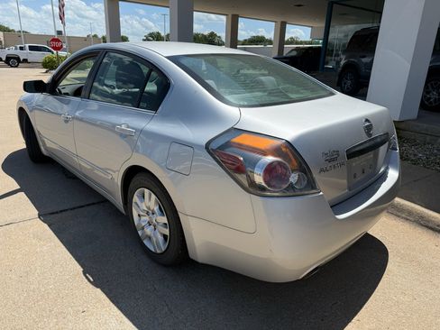 Used 2011 Nissan Altima 2.5 S FWD image 12