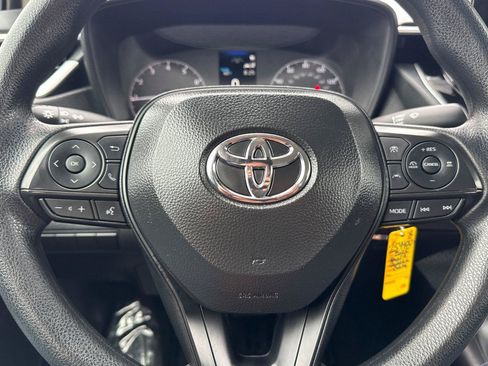 Used 2025 Toyota Corolla LE FWD image 25