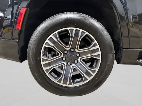 Used 2024 Jeep Wagoneer Series II w/ Flexible Seating Group image 55