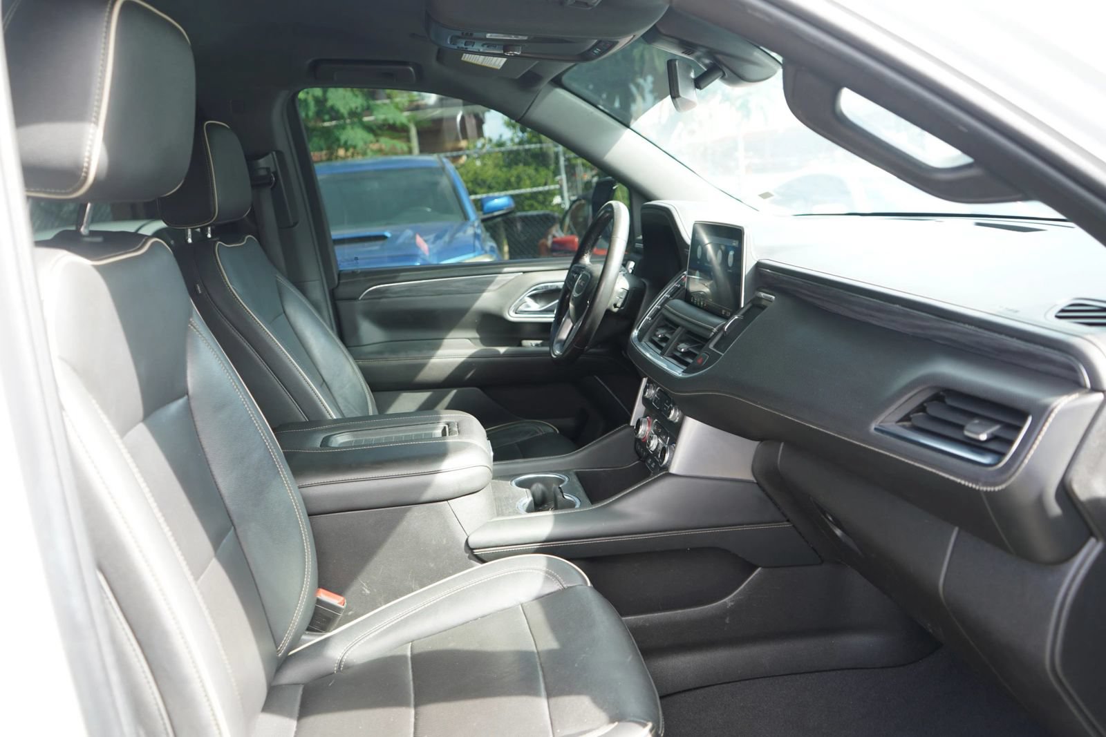 Used 2021 GMC Yukon SLT AWD/4WD image 18