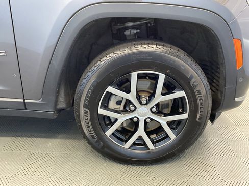 Used 2024 Jeep Grand Cherokee L Limited w/ Luxury Tech Group II image 52