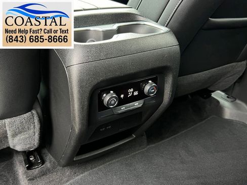 Used 2025 Chevrolet Traverse LT AWD/4WD image 18