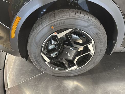 New 2026 Kia Sportage EX image 10