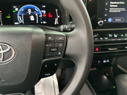 Used 2025 Toyota Camry LE FWD image 28