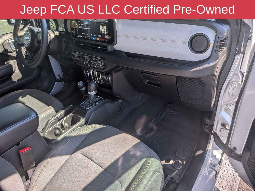 Used 2024 Jeep Wrangler Unlimited AWD/4WD image 40
