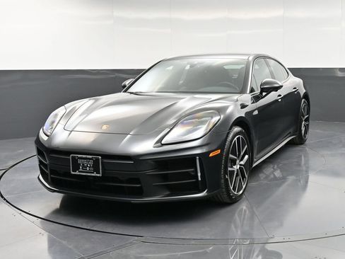 Certified 2024 Porsche Panamera 4 image 1