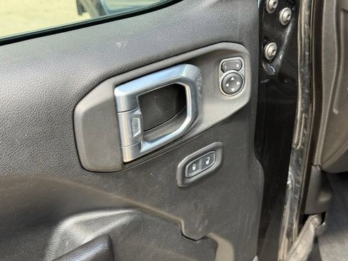 Used 2021 Jeep Gladiator Sport AWD/4WD image 12