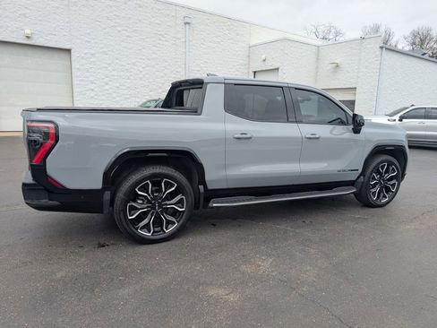 Used 2025 GMC Sierra EV Denali image 8