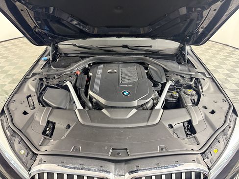 Used 2020 BMW 740i xDrive w/ Luxury Rear Seating Package image 39