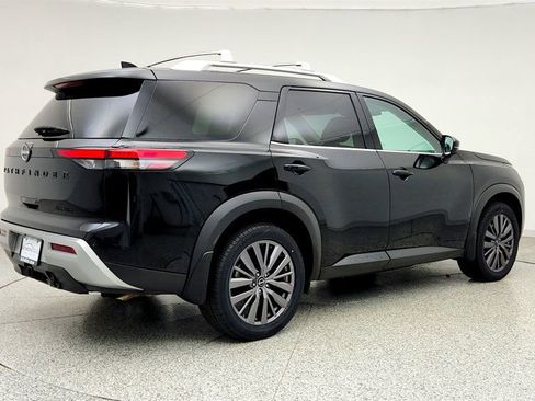 Used 2023 Nissan Pathfinder SL w/ SL Premium Package image 5