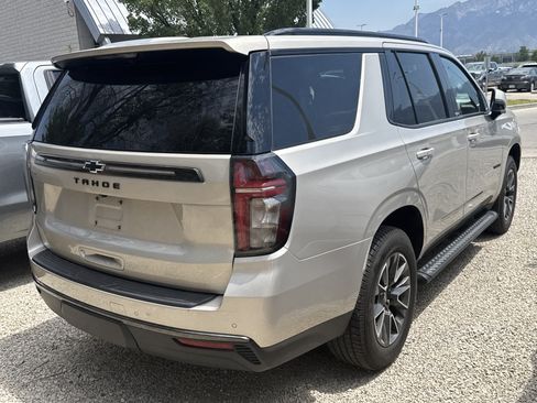 Used 2021 Chevrolet Tahoe Z71 w/ Luxury Package AWD/4WD image 3