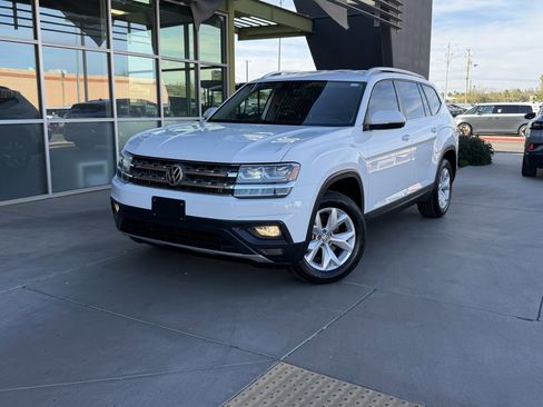 Used 2018 Volkswagen Atlas SE image 2