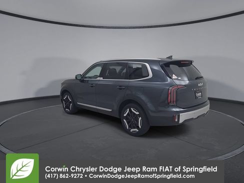 Used 2024 Kia Telluride EX w/ EX Captain's Chair Package FWD image 11