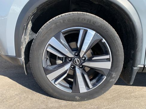 Used 2023 Nissan Rogue SL image 39