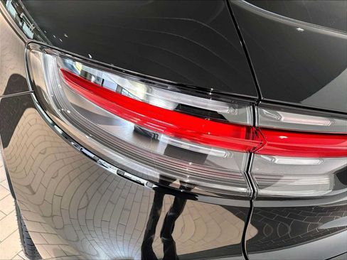 New 2026 Porsche Macan AWD/4WD image 31