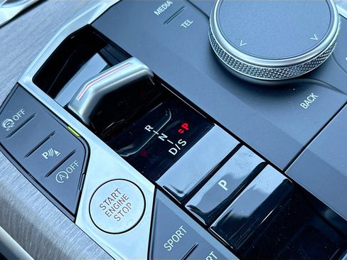 New 2026 BMW 330i Sedan w/ Convenience Package image 30