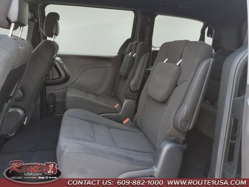 Used 2016 Dodge Grand Caravan SE FWD image 20