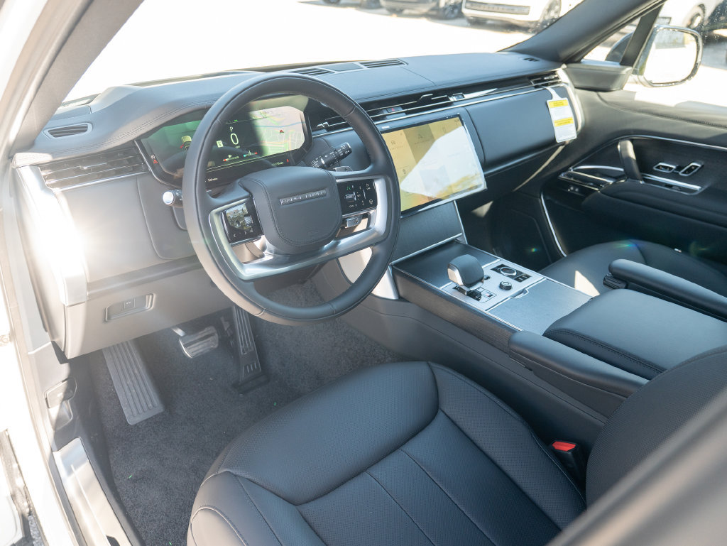 New 2027 Land Rover Range Rover Long Wheelbase SE AWD/4WD image 11