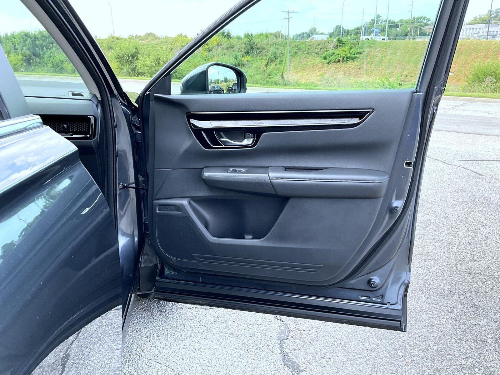 Used 2025 Honda CR-V EX-L image 16