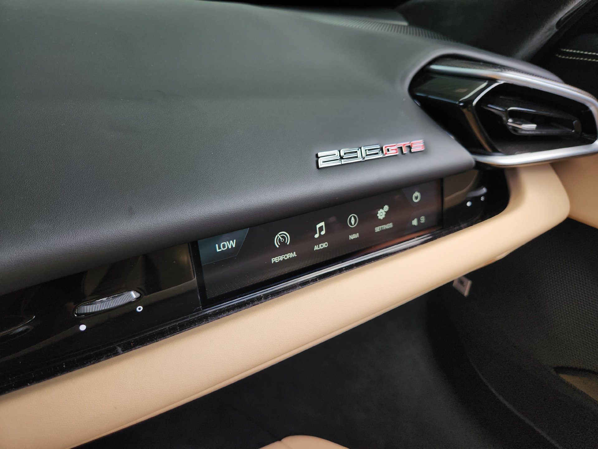 Used 2023 Ferrari 296 GTS RWD image 19