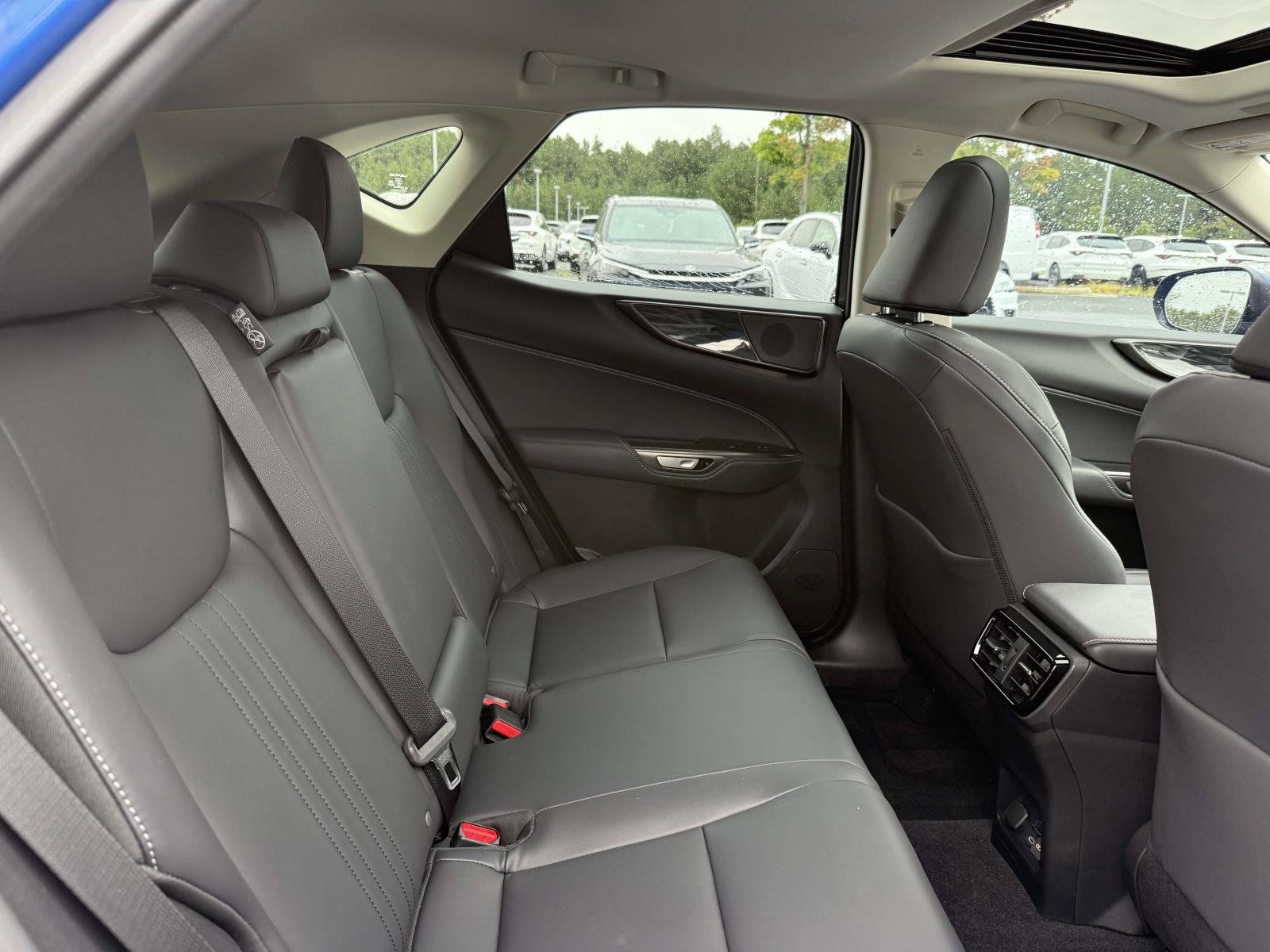 Used 2025 Lexus NX 350h AWD w/ Accessory Package (Z2) image 15