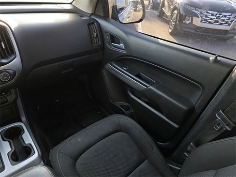 Used 2018 Chevrolet Colorado LT image 18