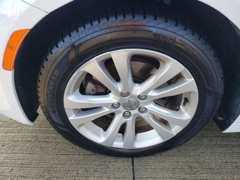 Used 2015 Chrysler 200 Limited w/ Convenience Group image 42