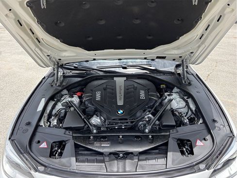 Used 2015 BMW 750Li RWD image 53