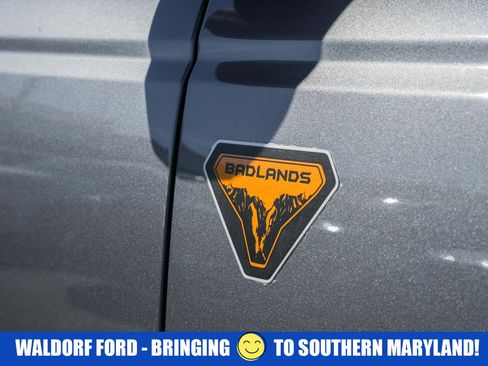 Used 2025 Ford Bronco Badlands image 16
