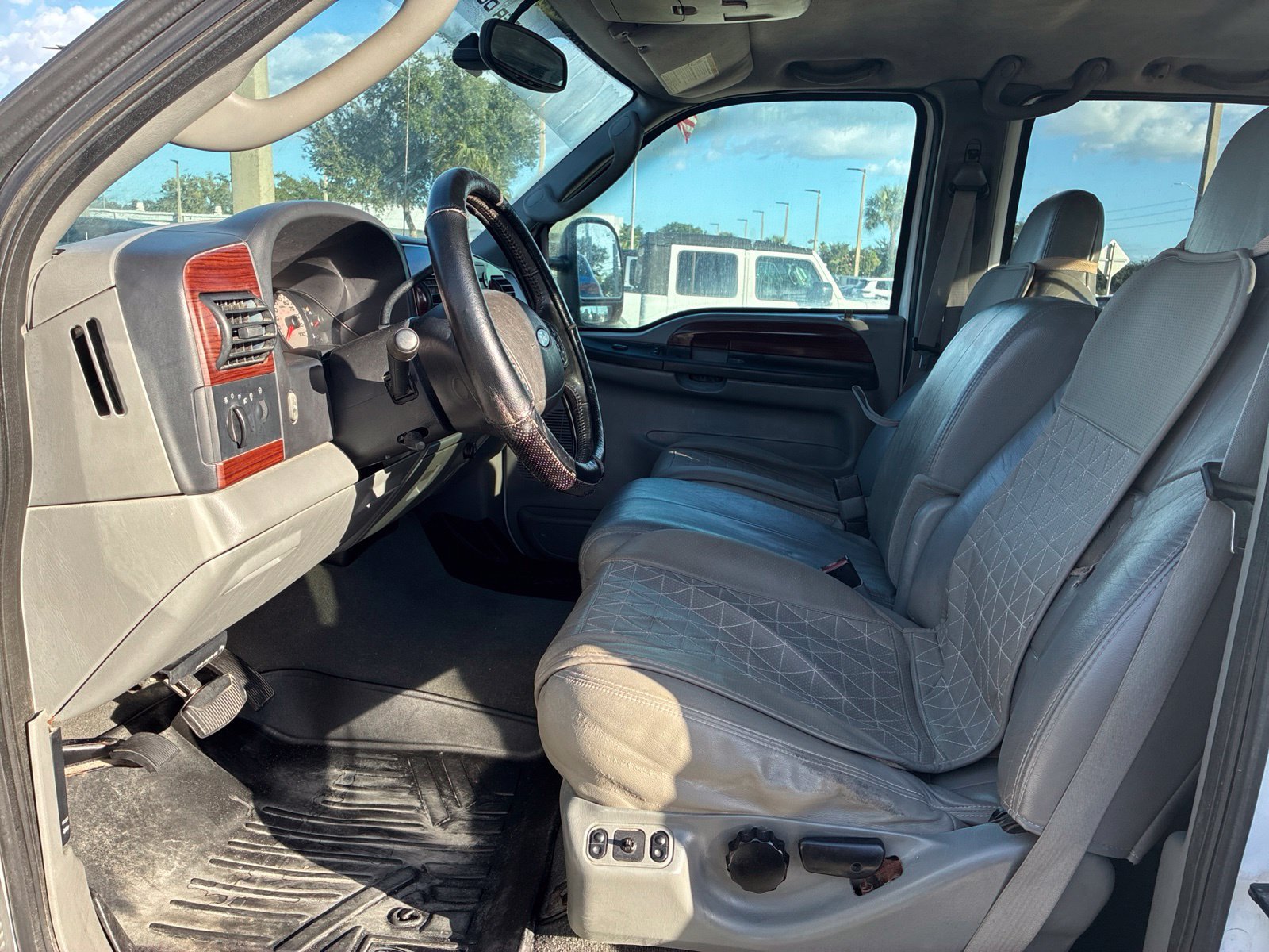 Used 2005 Ford F250 Lariat AWD/4WD image 9