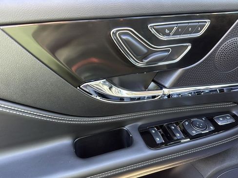 Used 2024 Lincoln Corsair FWD image 12