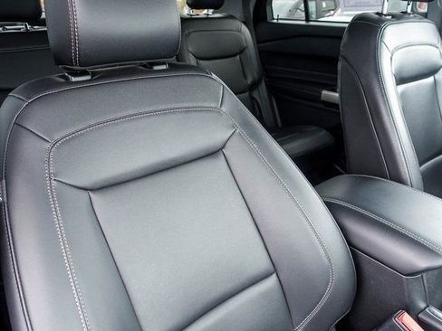 Used 2023 Ford Explorer XLT w/ Equipment Group 202A image 14