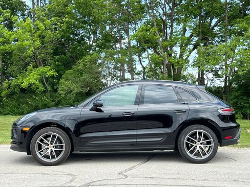 Certified 2026 Porsche Macan AWD/4WD image 2