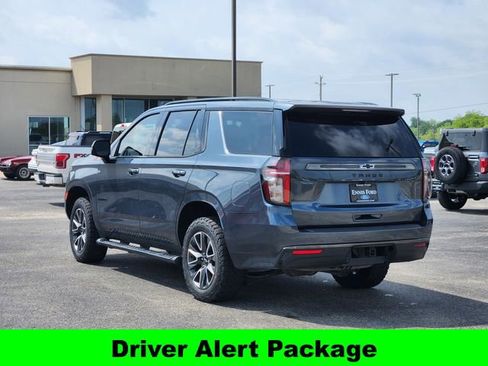 Used 2021 Chevrolet Tahoe Z71 w/ Luxury Package AWD/4WD image 4