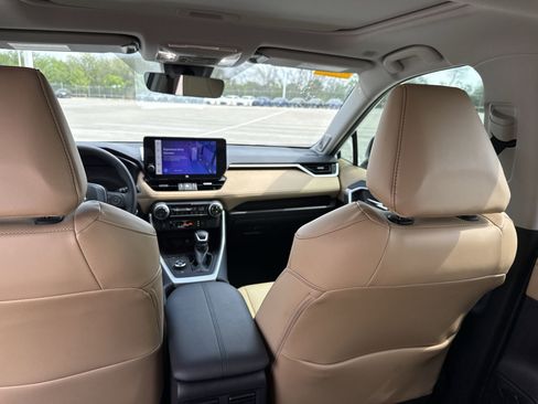 Used 2024 Toyota RAV4 Limited image 23