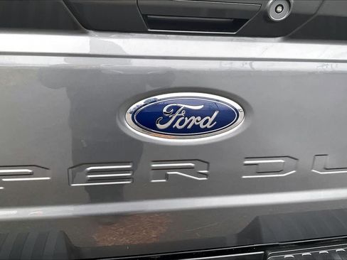 Used 2024 Ford F250 Lariat w/ Tremor Off-Road Package image 7