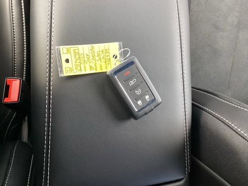 New 2025 Jeep Grand Cherokee L Laredo image 19