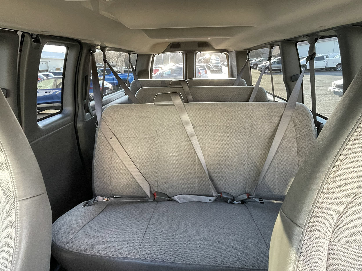 Used 2025 Chevrolet Express 3500 LT w/ LT Preferred Equipment Group RWD image 30