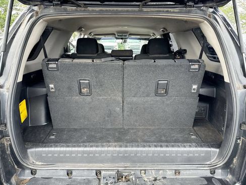 Used 2017 Toyota 4Runner SR5 AWD/4WD image 25