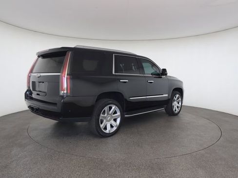 Used 2019 Cadillac Escalade Luxury AWD/4WD image 19