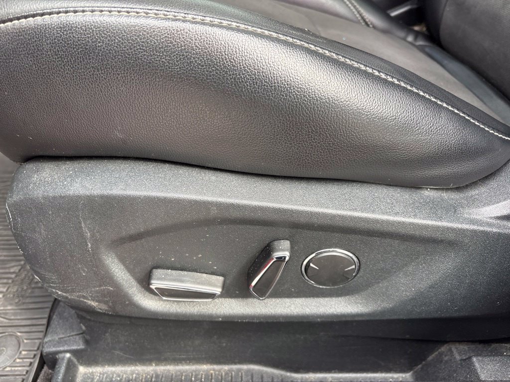 Used 2019 Ford Edge ST w/ Equipment Group 401A AWD/4WD image 16